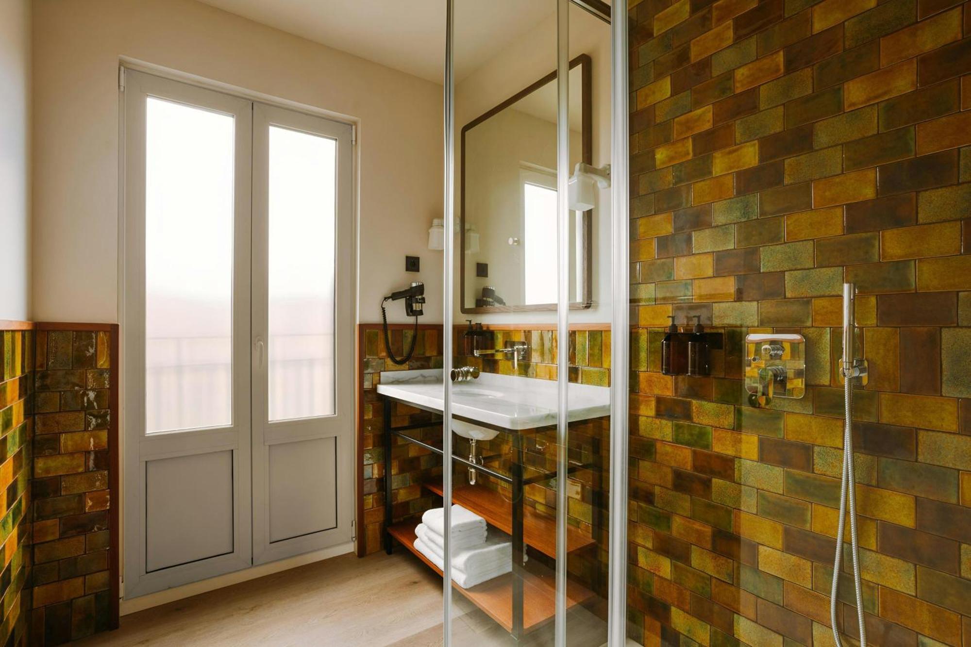 Hotel Casa Luz Placa Universitat, Sonder By Marriott Bonvoy 4*