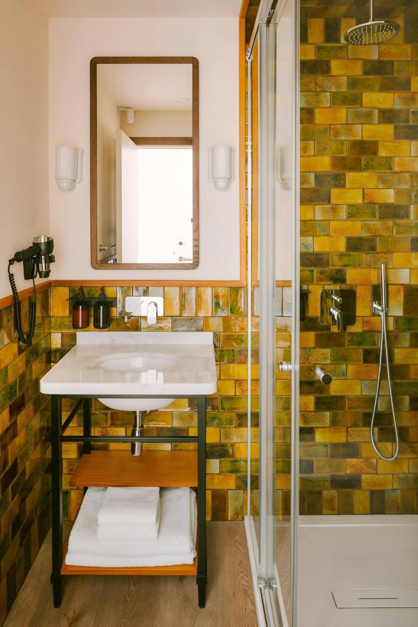 Hotel Casa Luz Placa Universitat, Sonder By Marriott Bonvoy