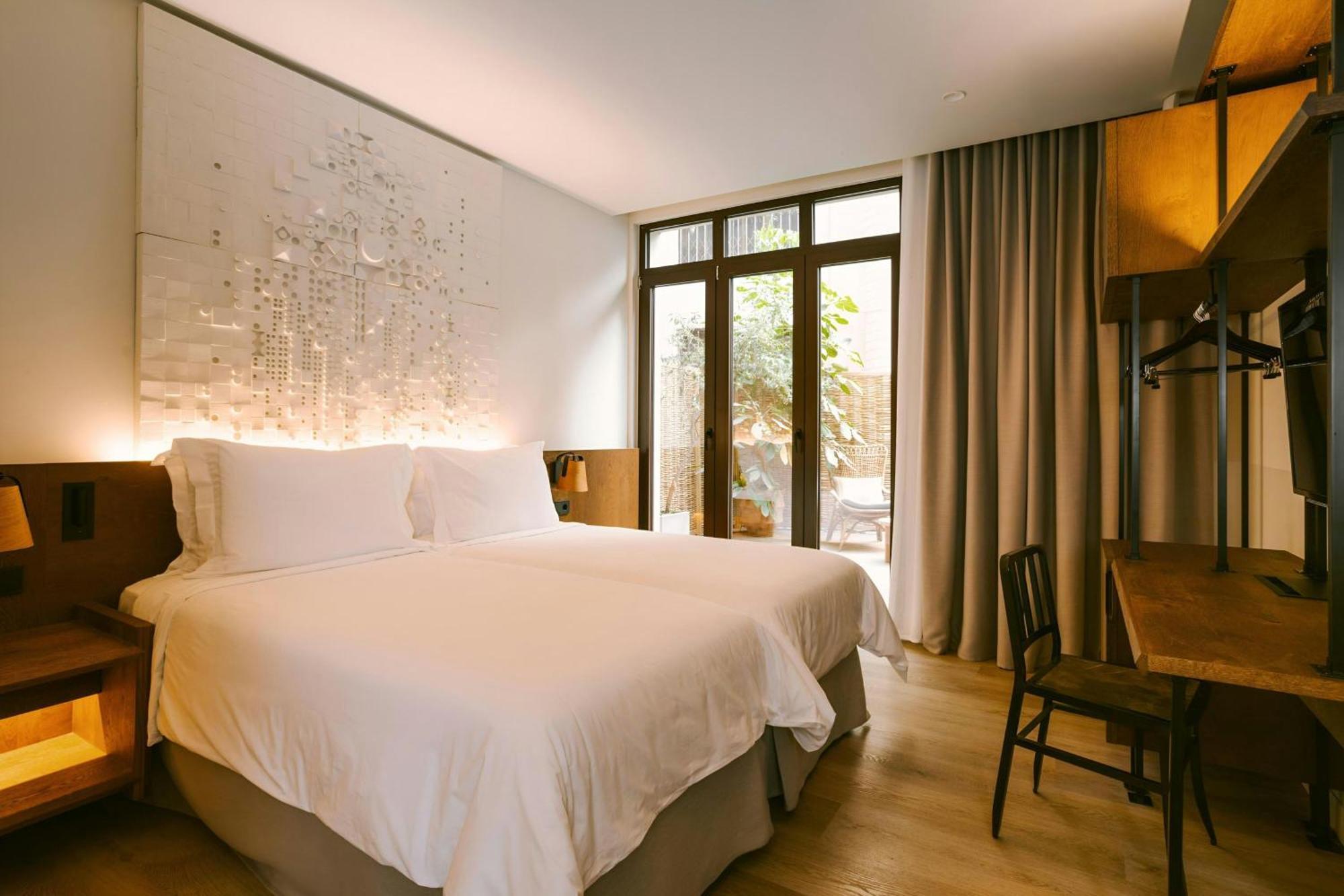 Casa Luz Placa Universitat, Sonder By Marriott Bonvoy 4* Barcelona